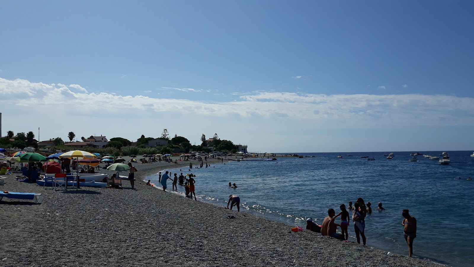 Fotografie cu Spiaggia Saline Ioniche și așezarea