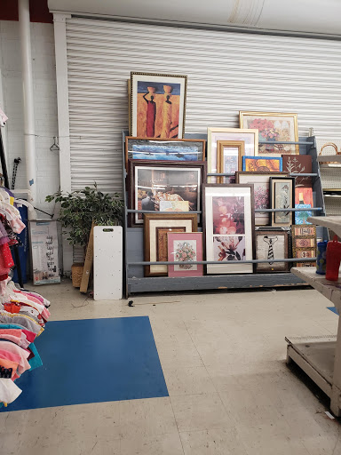 Thrift Store «Park Avenue Thrift», reviews and photos, 1021 Jesse Jewell Pkwy, Gainesville, GA 30501, USA