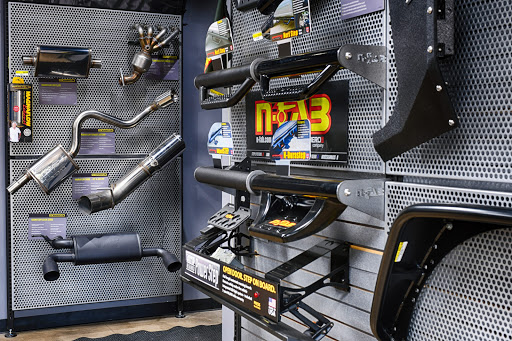 Truck Accessories Store «4 Wheel Parts - Phoenix, AZ», reviews and photos, 2202 S 7th St a, Phoenix, AZ 85034, USA