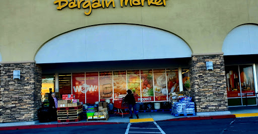 Grocery Store «Grocery Outlet Bargain Market», reviews and photos, 424 Roseville Square, Roseville, CA 95678, USA