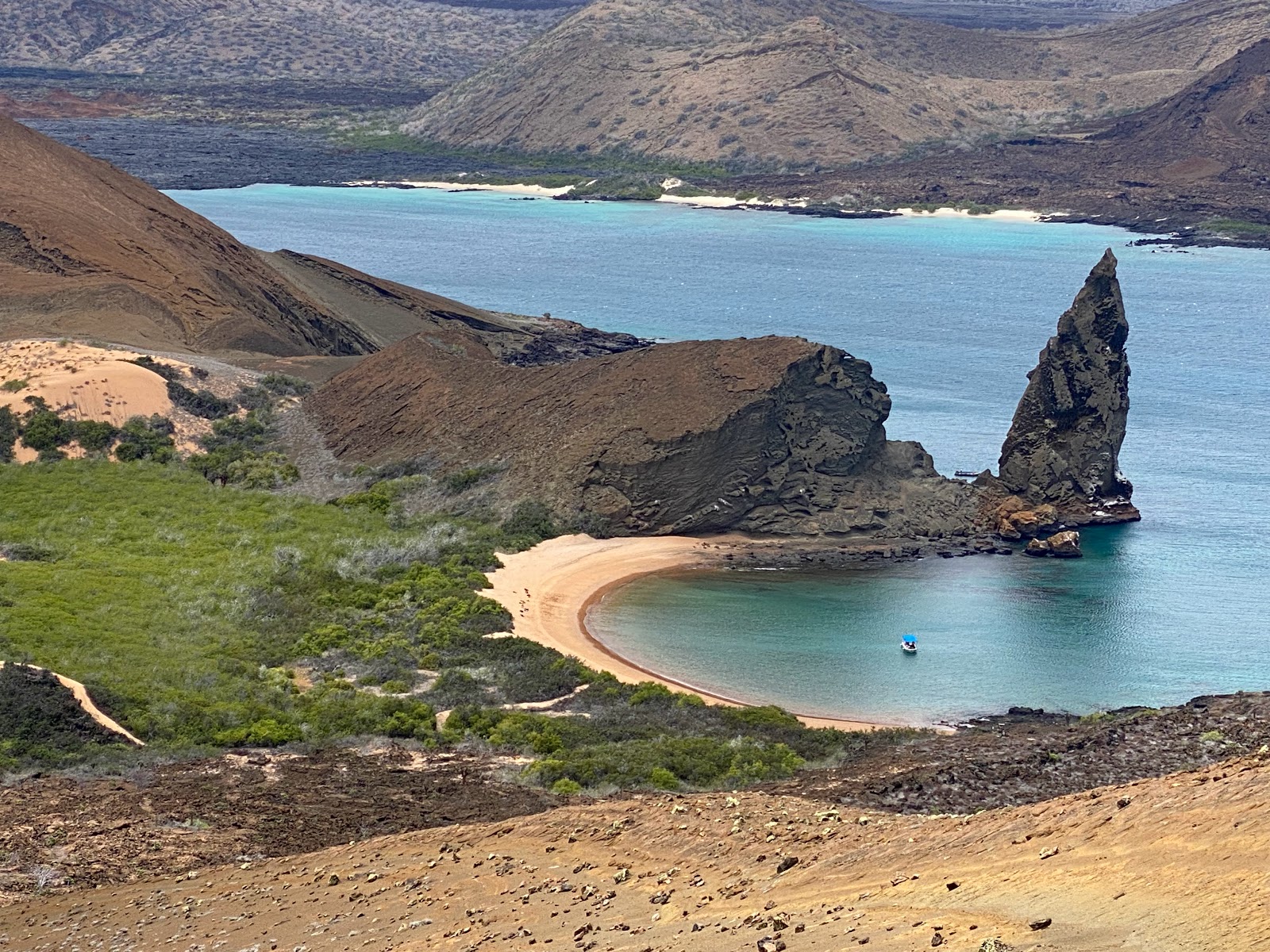 Zdjęcie Playa Dorada poparte klifami