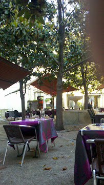 Atmosphère du Restaurant méditerranéen L'Esclafidou 'La Table du Cap' à Nîmes - n°2