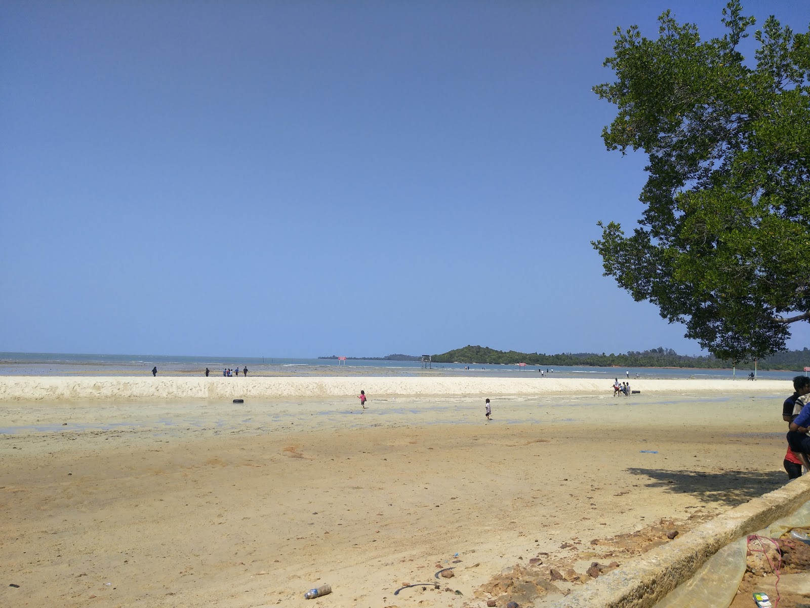 Foto van Setokok Beach en de nederzetting