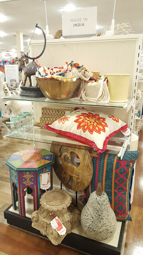 Home Goods Store «Home Goods», reviews and photos, 3 Main St, Edgewater, NJ 07020, USA