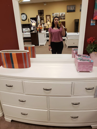 Furniture Store «Raymour & Flanigan Furniture and Mattress Store», reviews and photos, 440 NJ-440, Jersey City, NJ 07305, USA