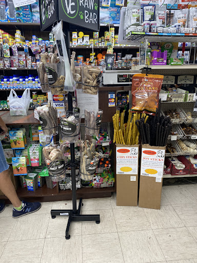 Pet Supply Store «Petland Discounts - Pelham», reviews and photos, 2175 White Plains Rd, Bronx, NY 10462, USA