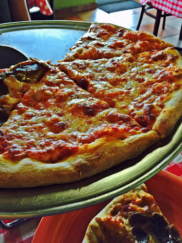 #1 best pizza place in Miami - Gaetano's Pizza & Pasta