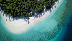 Foto von Rinbudhoo Beach mit geräumige küstenlinie