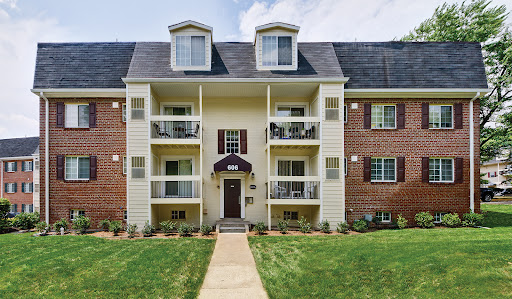 Foxchase Apartments