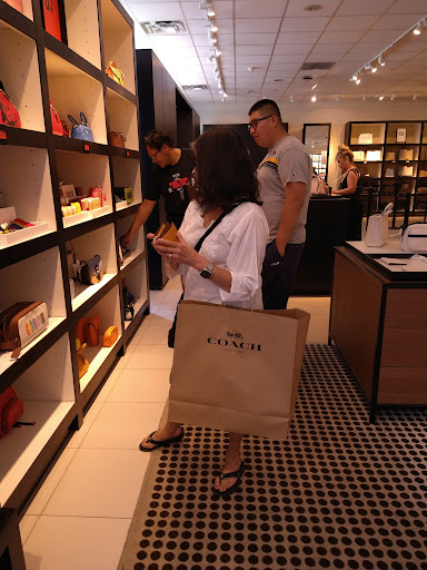 Shopping Mall «Centralia Outlets», reviews and photos, 1342 Lum Rd, Centralia, WA 98531, USA