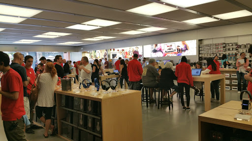 Computer Store «Apple Fashion Valley», reviews and photos, 7007 Friars Rd, San Diego, CA 92108, USA