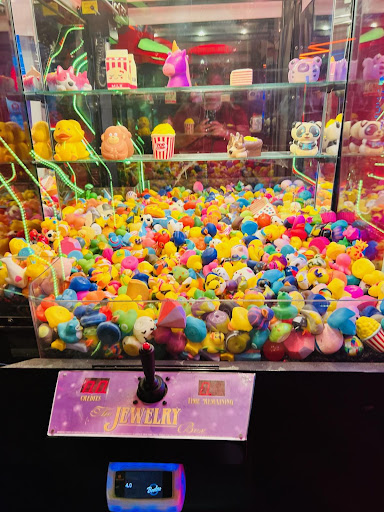 Bowling Alley «Bowlmor White Plains», reviews and photos, 47 Tarrytown Rd, White Plains, NY 10607, USA