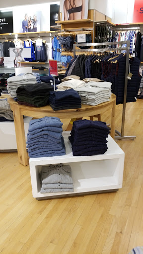 Clothing Store «Gap», reviews and photos, 7430 164th Ave NE, Redmond, WA 98052, USA