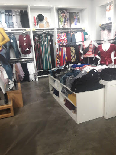 Clothing Store «Express», reviews and photos, 1000 Palisades Center Dr, West Nyack, NY 10994, USA