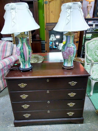 Thrift Store «Last Chance Thrift Store», reviews and photos, 2935 N Decatur Rd, Decatur, GA 30033, USA