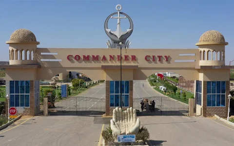 Commander City image