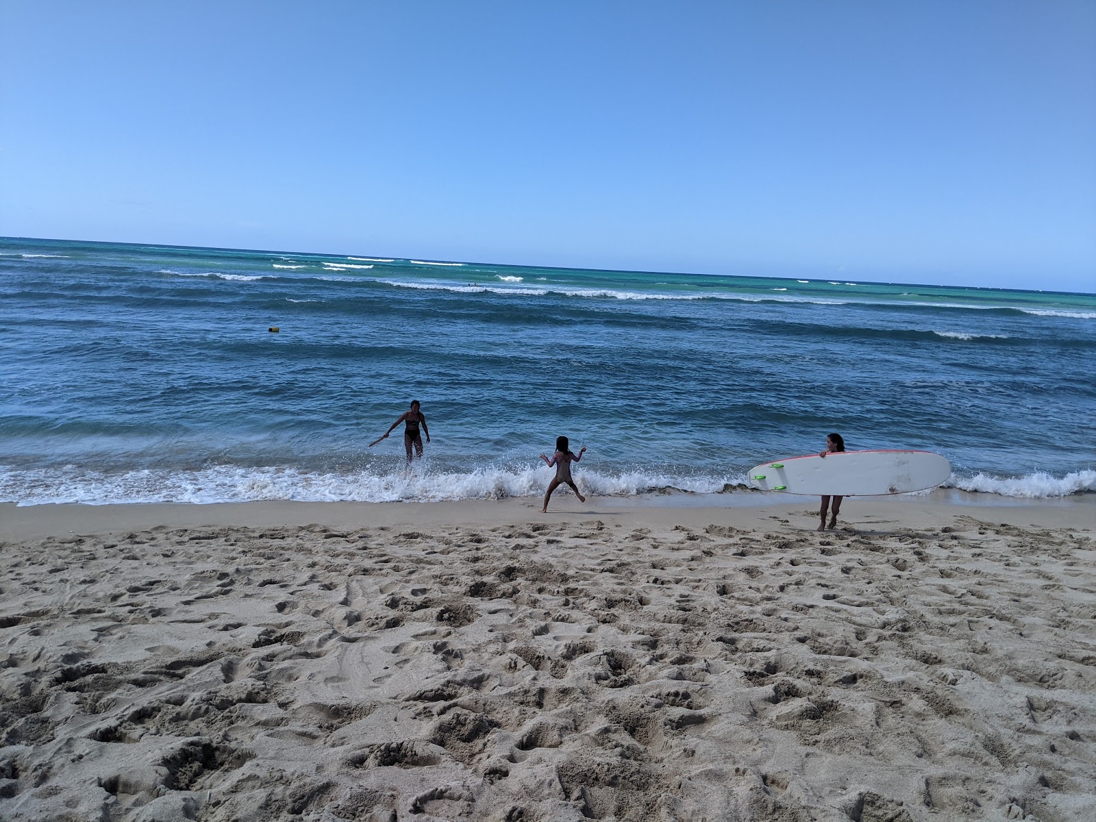 Photo of Eisenhower Beach with very clean level of cleanliness