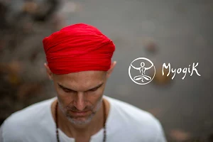 Myogik | Clases de yoga image