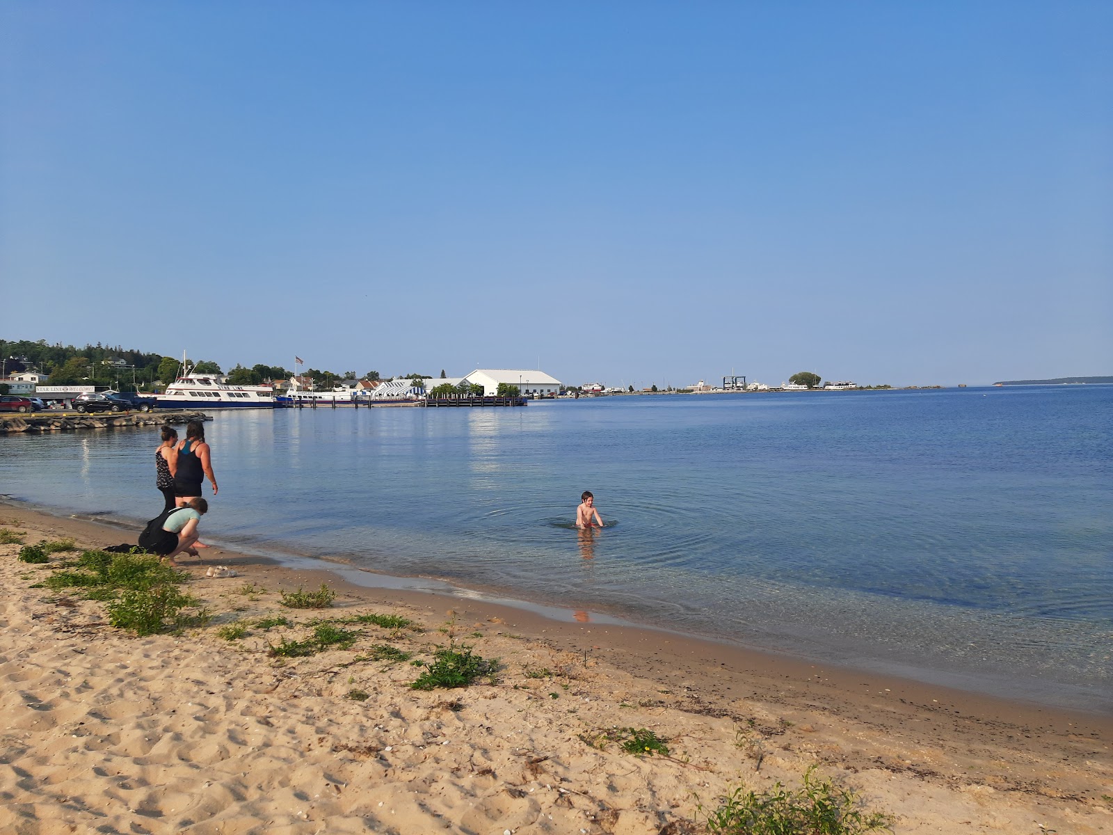 Foto von Kiwanis Beach mit beiger sand Oberfläche