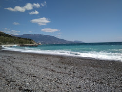 Kurpaty beach'in fotoğrafı uçurumlarla desteklenmiş