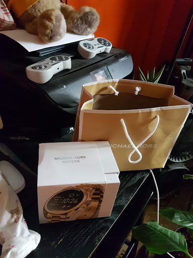 Fashion Accessories Store «Michael Kors», reviews and photos, 27 N Michigan Ave, Atlantic City, NJ 08401, USA