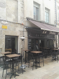 Atmosphère du Restaurant de tapas Le Petit Mas à Nîmes - n°11