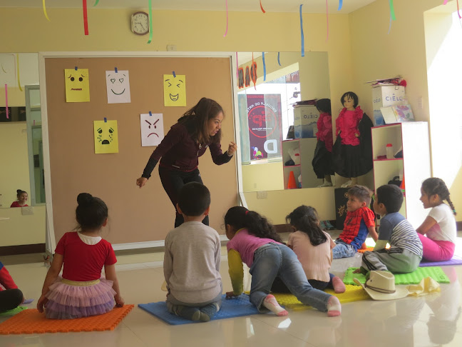 Escuela de Danza "Scencias Peruanas" - Escuela de danza