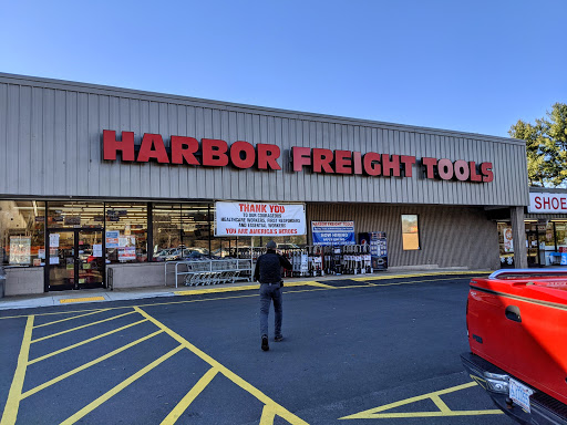 Hardware Store «Harbor Freight Tools», reviews and photos, 2658 Peters Creek Pkwy, Winston-Salem, NC 27127, USA