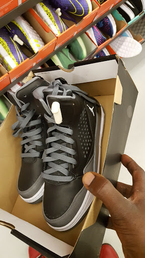Clothing Store «Nike Clearance Store», reviews and photos, 4099 S Plaza Dr, Memphis, TN 38116, USA