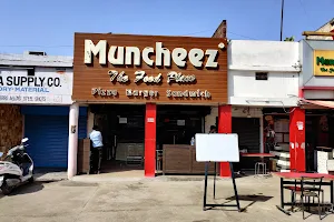 Muncheez The Food Place image