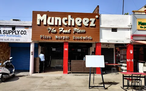 Muncheez The Food Place image
