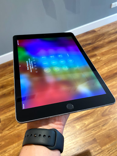 Electronics Repair Shop «Cellfone MD - cell phone repair», reviews and photos, 7637 N Milwaukee Ave, Niles, IL 60714, USA