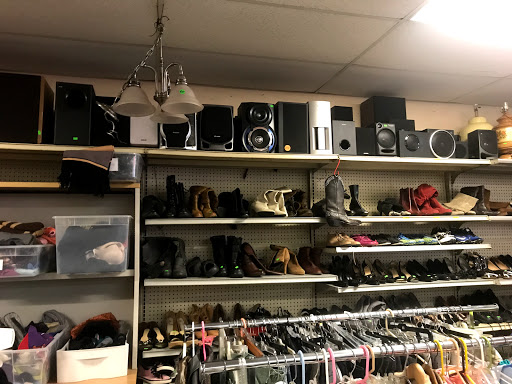 Thrift Store «Genmer Thrift Store and Donation Center», reviews and photos, 6265 Van Nuys Blvd, Van Nuys, CA 91401, USA