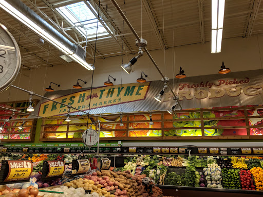 Grocery Store «Fresh Thyme Farmers Market- Downers Grove», reviews and photos, 325 Ogden Ave, Downers Grove, IL 60515, USA