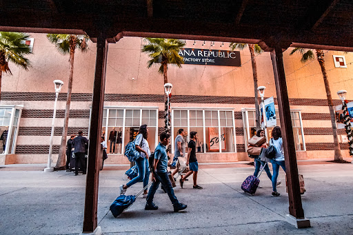 Clothing Store «Banana Republic», reviews and photos, 8200 Vineland Ave, Orlando, FL 32821, USA