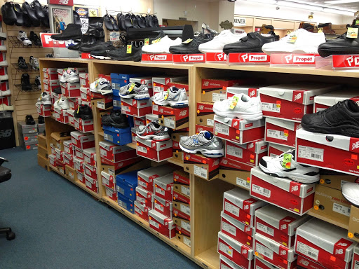 Shoe Store «Bida Wide Width Shoes», reviews and photos, 1651 NE 163rd St, North Miami Beach, FL 33162, USA