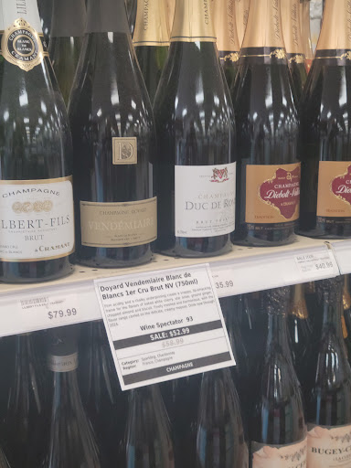 Liquor Store «Pinnacle Wine & Liquor», reviews and photos, 1720 Monroe Ave, Rochester, NY 14618, USA