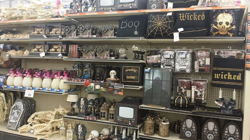 Shopping Mall «Melbourne Shopping Center», reviews and photos, 1355 S Babcock St, Melbourne, FL 32901, USA