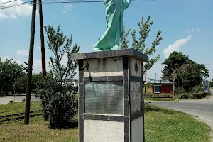 Statuia Libertatii (Prima Replica) image