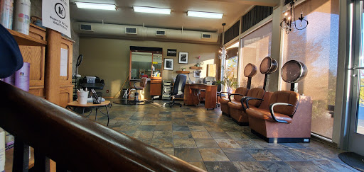 Nail Salon «Oak Street Salon», reviews and photos, 85 E Oak St, Lebanon, OR 97355, USA