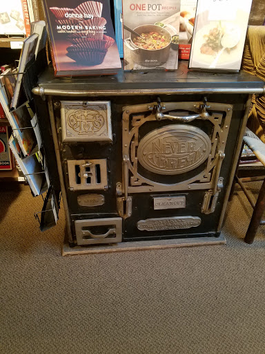 Book Store «Mac Donald Book Shop», reviews and photos, 152 E Elkhorn Ave, Estes Park, CO 80517, USA