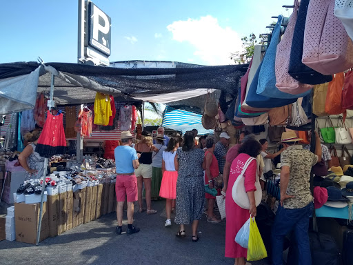 Nueva Andalucía Artisan Market