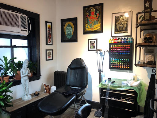 Tattoo Shop «Body Language Tattoo», reviews and photos, 3202 34th Ave, Astoria, NY 11106, USA