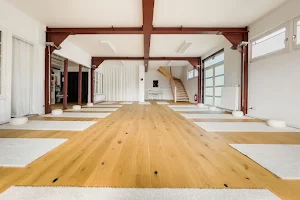 Yoga Overath - Yogaschule Tempelglück: Yoga & Tiefenentspannung - Kurse, Reisen & Workshops image