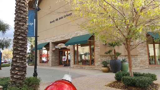 Shops At Dos Lagos, 2780 Cabot Dr #140, Corona, CA 92883, USA, 