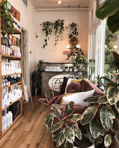 Beauty Salon «Atomic House of Hair», reviews and photos, 2201 Grinstead Dr, Louisville, KY 40204, USA