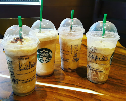 Starbucks · Multiplaza