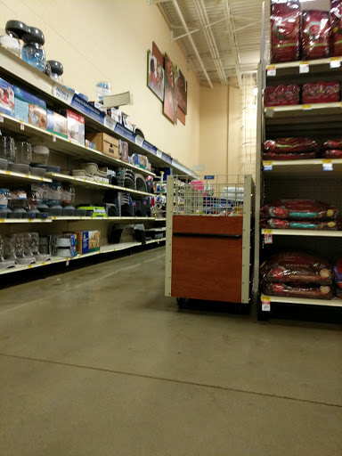 Pet Supply Store «PetSmart», reviews and photos, 2641 Lawndale Dr, Greensboro, NC 27408, USA