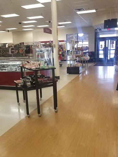 Department Store «T.J. Maxx», reviews and photos, 444 State Rd, North Dartmouth, MA 02747, USA