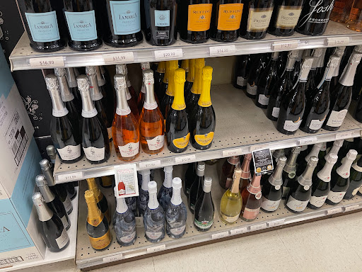 Liquor Store «Connecticut Beverage Mart», reviews and photos, 955 Washington St, Middletown, CT 06457, USA